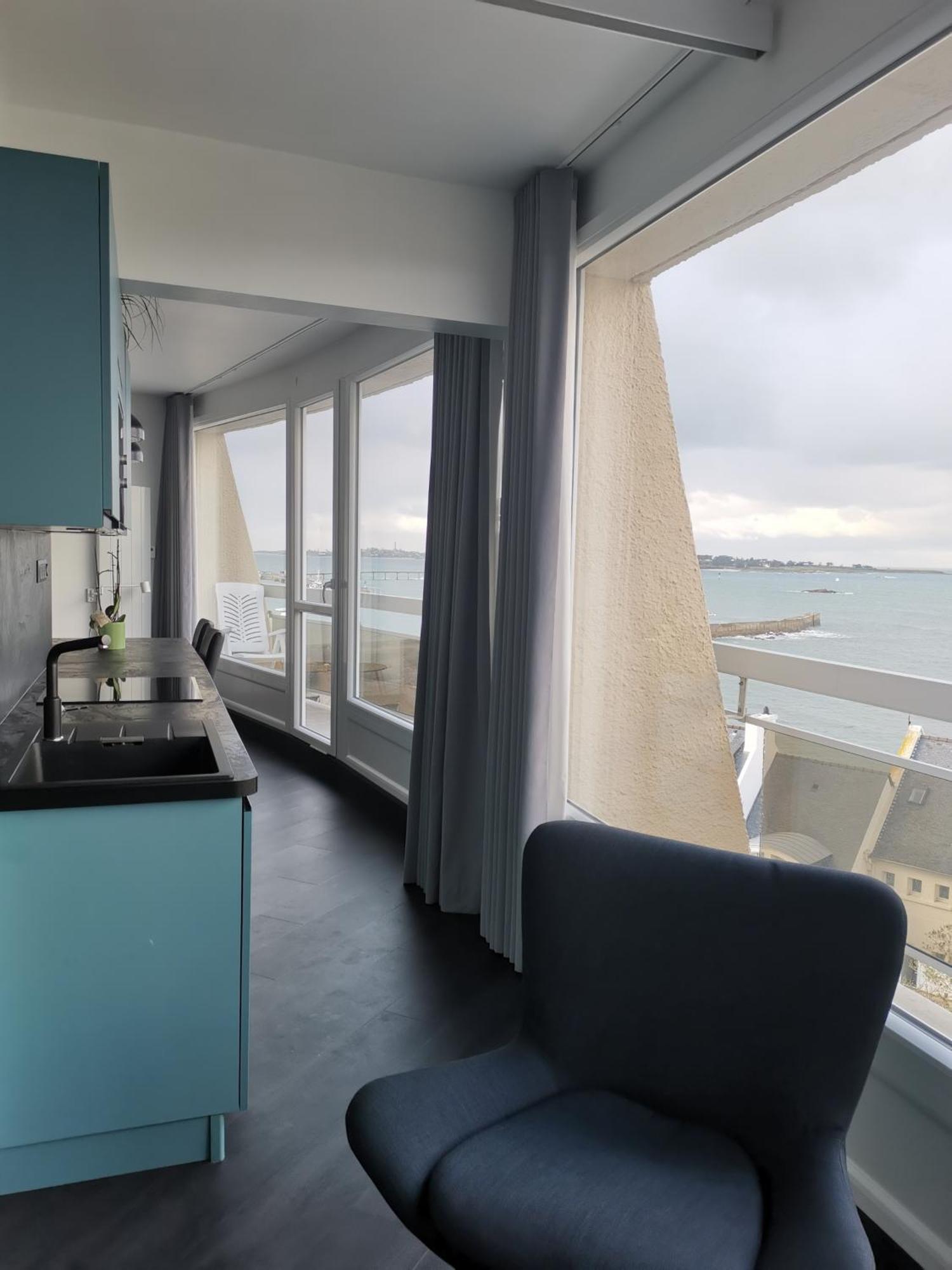 Appartement T2, Vue Mer Panoramique, 2 Min A Pied De La Plage à Roscoff Extérieur photo